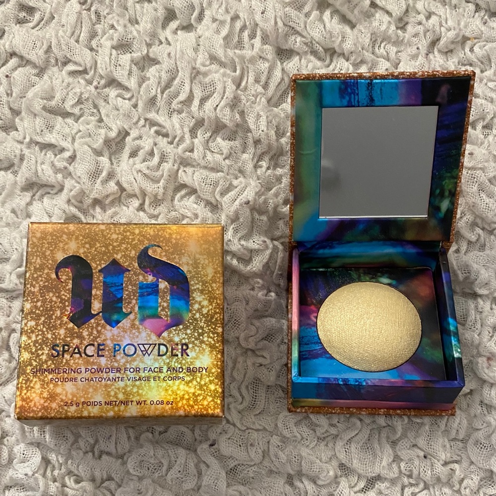 Urban Decay Space Powder Highlight
